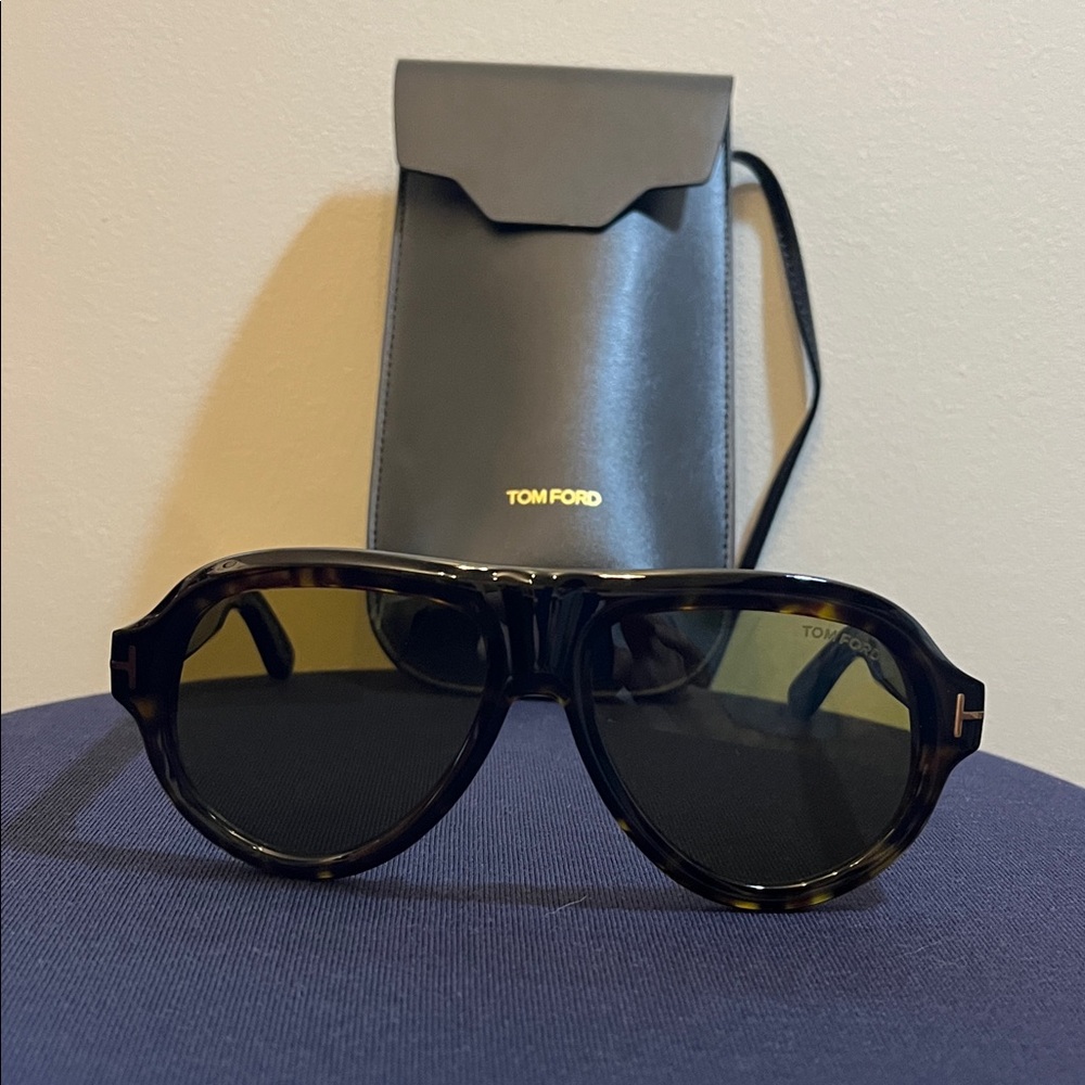 Tom Ford Icon Pilot Sunglasses - NWOT - Picture 2 of 6